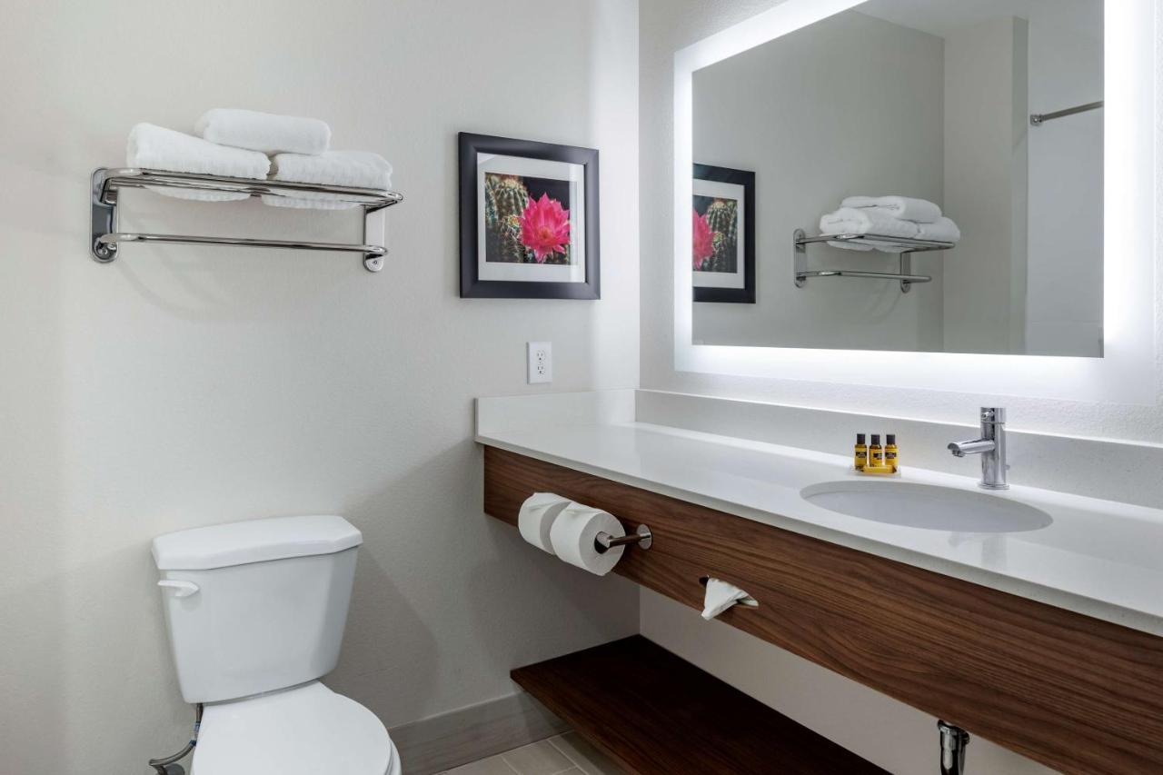 Best Western Plus Desert View Inn&Suites Cathedral City Extérieur photo