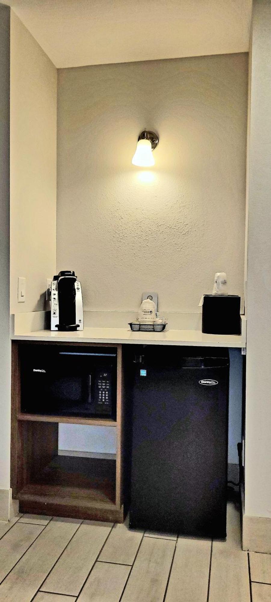 Best Western Plus Desert View Inn&Suites Cathedral City Extérieur photo